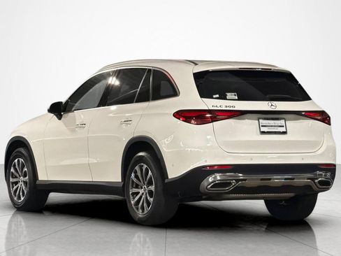 Used 2025 Mercedes-Benz GLC 300 image 3