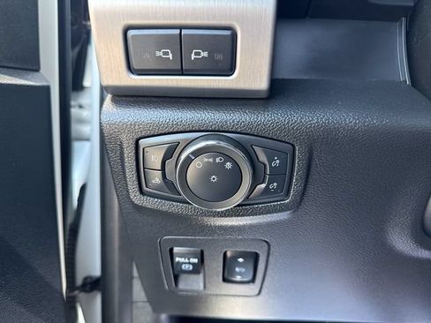 Used 2020 Ford F150 Platinum w/ Equipment Group 701A Luxury AWD/4WD image 14