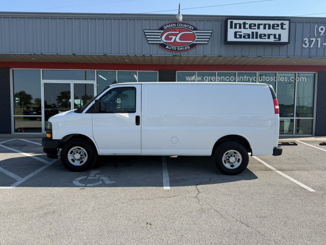 Used 2019 Chevrolet Express 2500 w/ Driver Convenience Package RWD image 5