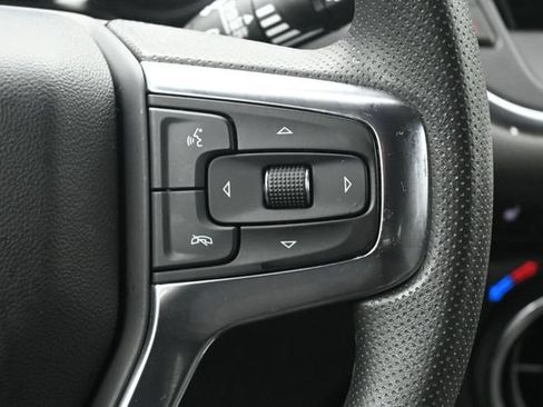 Used 2025 Chevrolet Blazer LT FWD image 17