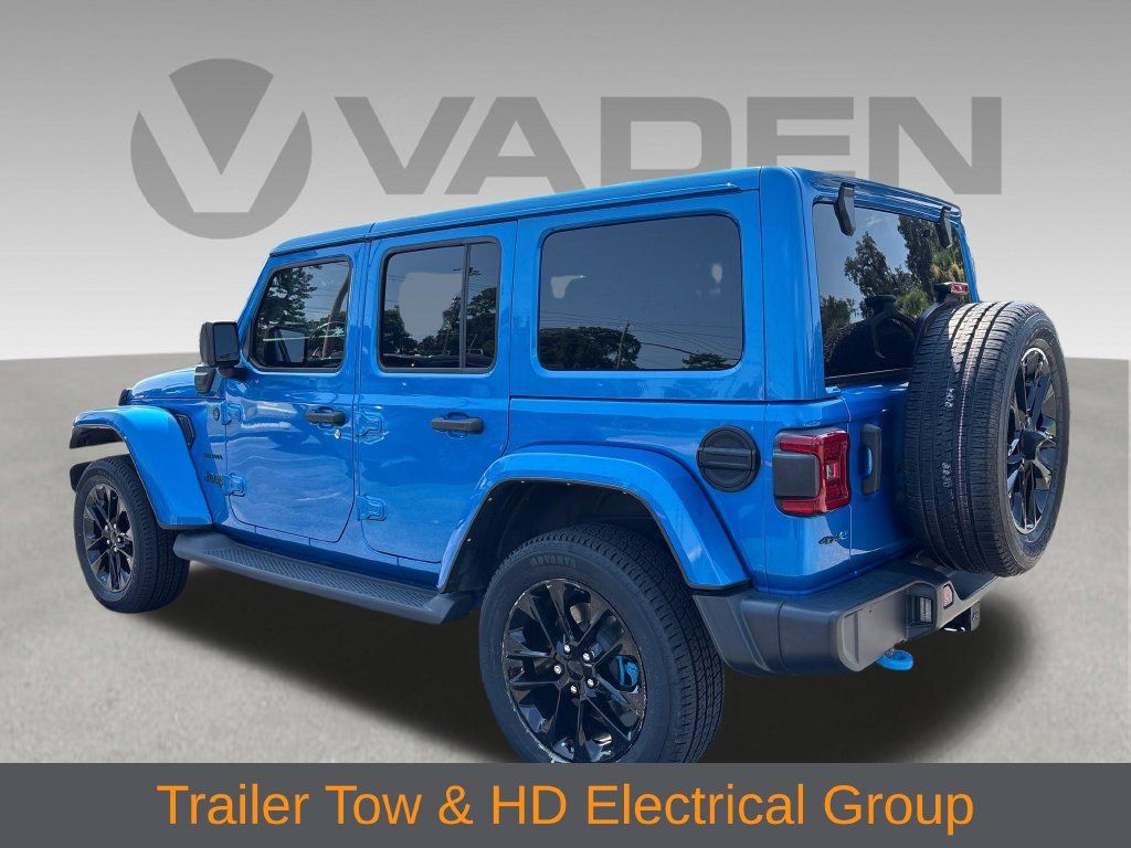 Used 2022 Jeep Wrangler Unlimited Sahara w/ Cold Weather Group AWD/4WD image 20