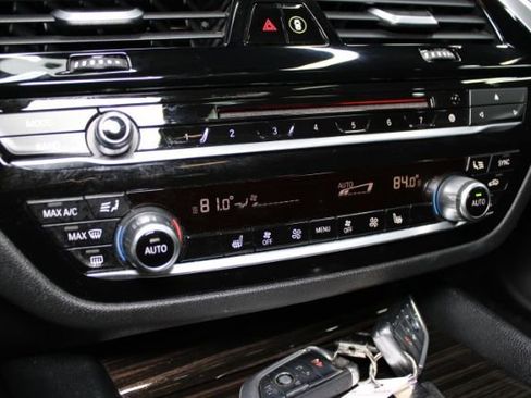 Used 2017 BMW 530i xDrive image 17