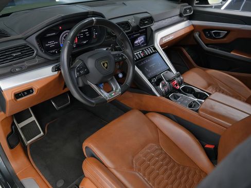 Used 2019 Lamborghini Urus AWD/4WD image 41