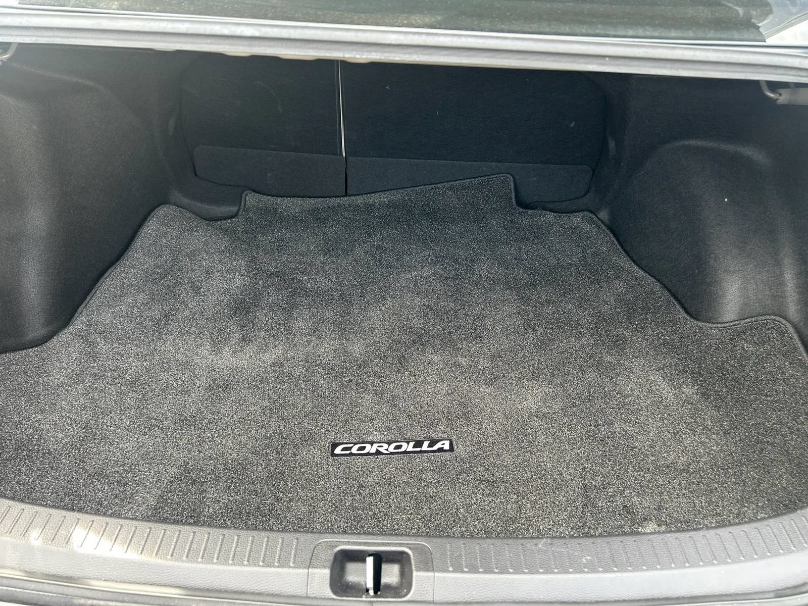 Used 2023 Toyota Corolla LE w/ Carpet Mat Package (TMS) FWD image 21