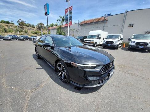 Used 2023 Honda Accord Sport image 2