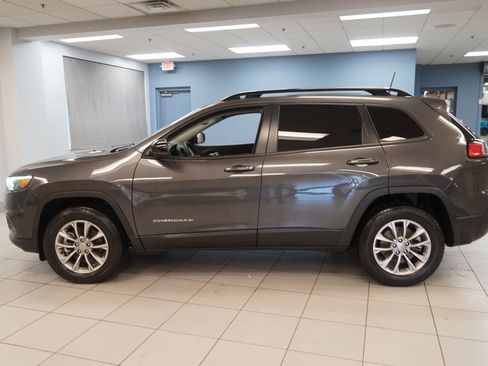 Used 2022 Jeep Cherokee Latitude Lux image 2