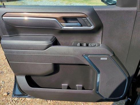 Certified 2025 Chevrolet Silverado 1500 LT Trail Boss w/ Convenience Package II AWD/4WD image 21