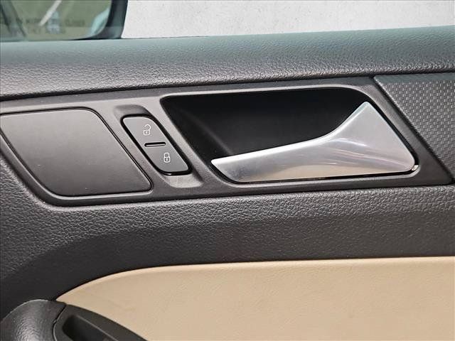 Used 2014 Volkswagen Jetta SE FWD image 14