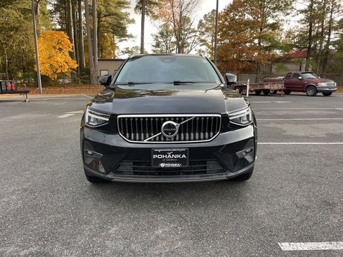Used 2024 Volvo XC40 B5 Plus w/ Protection Package Premier image 3