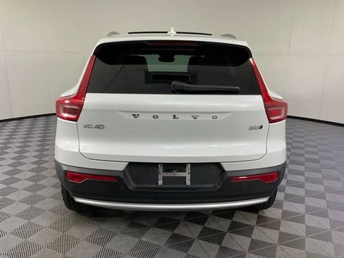 Certified 2024 Volvo XC40 B5 Plus w/ Climate Package image 5
