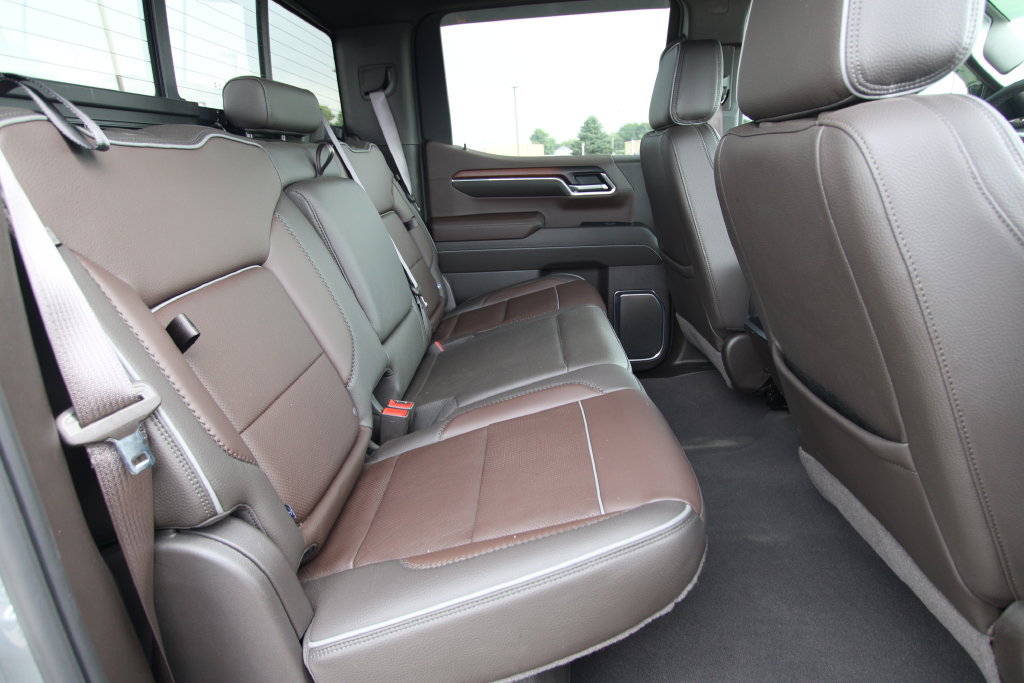 Used 2024 GMC Sierra 1500 Denali w/ Technology Package RWD image 9
