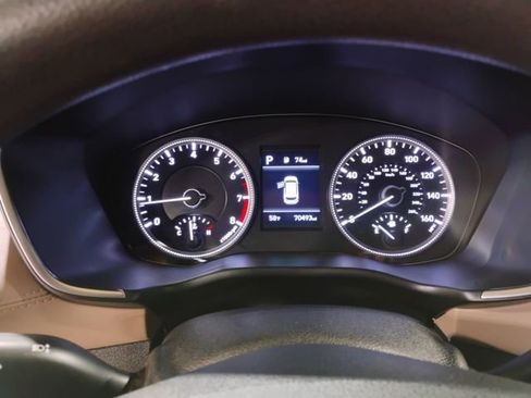 Used 2020 Hyundai Santa Fe SE image 30