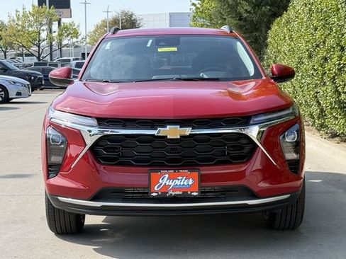 New 2026 Chevrolet Trax LT image 8