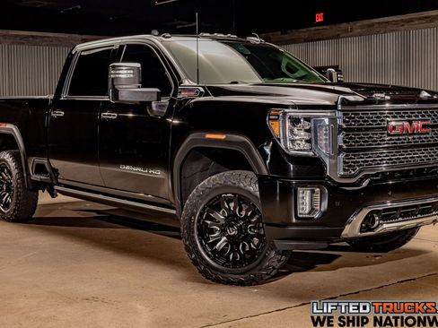 Used 2022 GMC Sierra 2500 Denali w/ Denali Black Diamond Edition image 1