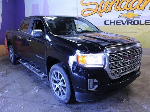 Used 2021 GMC Canyon Denali image 4