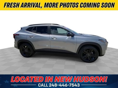 Used 2025 Chevrolet Trax ACTIV w/ Driver Confidence Package FWD image 3