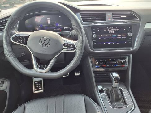 Used 2024 Volkswagen Tiguan SE R-Line w/ MDO Package, Three-Row FWD image 14