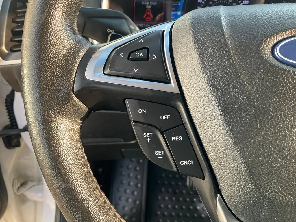 Used 2018 Ford Edge SEL w/ Equipment Group 201A FWD image 9