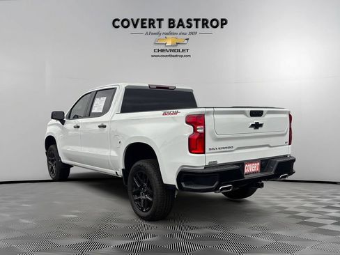 Used 2025 Chevrolet Silverado 1500 LT Trail Boss w/ Protection Package AWD/4WD image 5