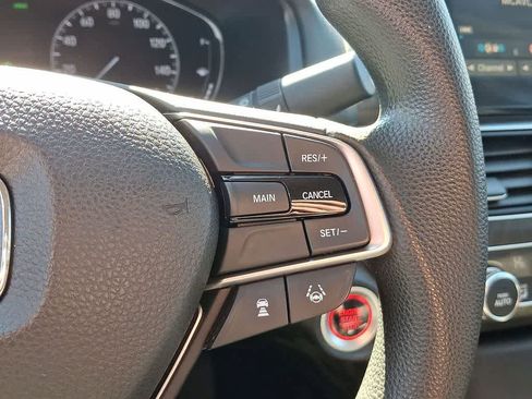 Used 2018 Honda Accord EX image 18