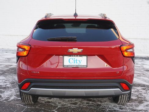 New 2026 Chevrolet Trax LT image 6
