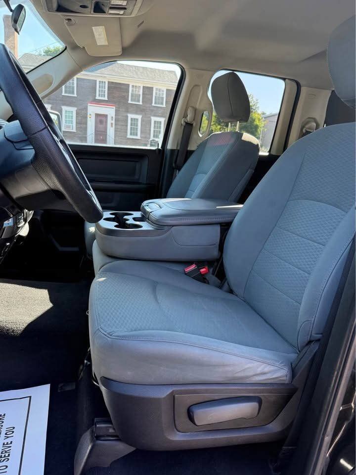 Used 2017 RAM 1500 Express AWD/4WD image 5