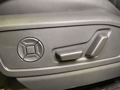 New 2025 Audi Q5 Premium Plus image 17