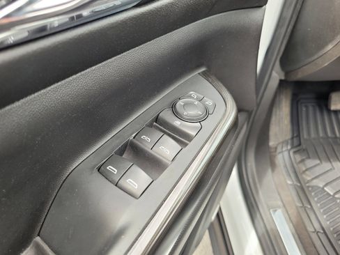 Used 2023 GMC Acadia SLT FWD image 27