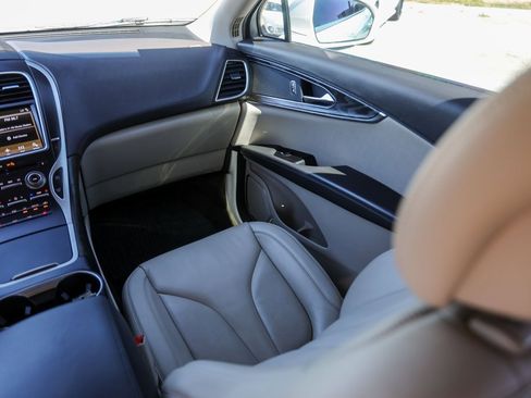 Used 2018 Lincoln MKX Select w/ Select Plus Package image 25