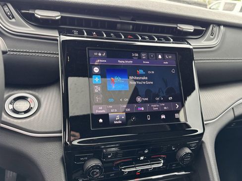 New 2025 Jeep Grand Cherokee L Altitude image 25