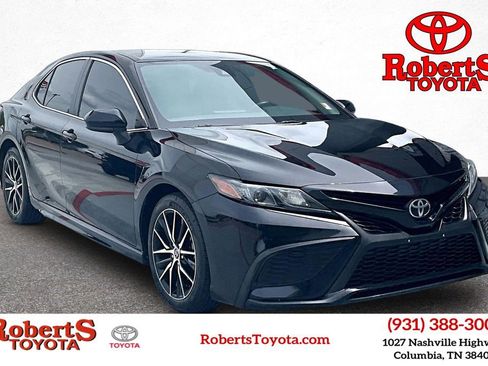 Used 2021 Toyota Camry SE FWD image 1