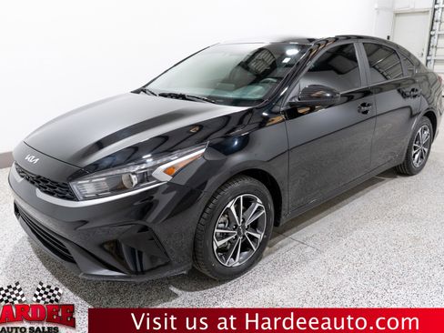 Used 2024 Kia Forte LXS image 2