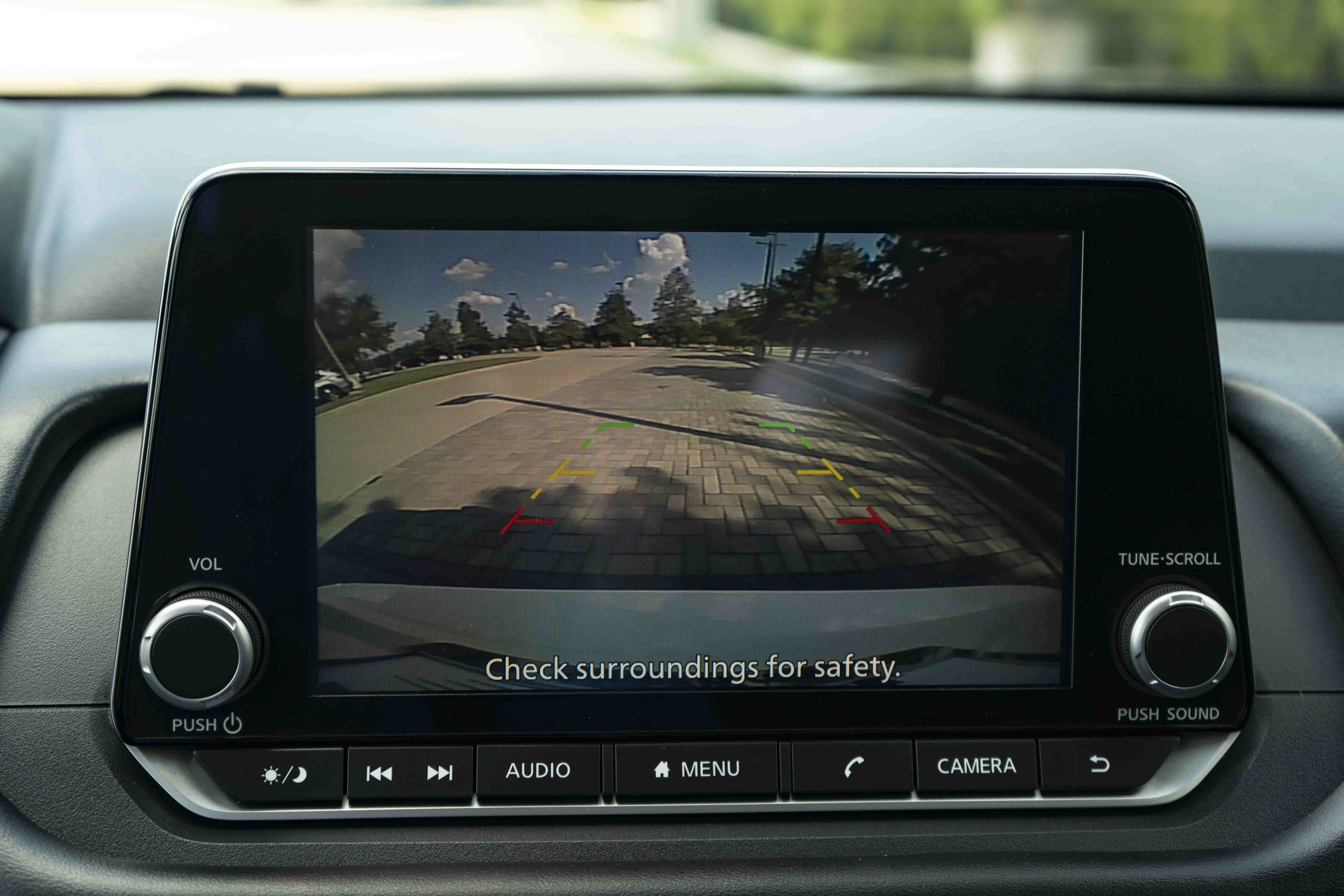 Used 2025 Nissan Rogue S FWD image 29