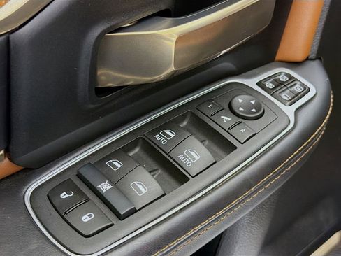 Used 2024 RAM 3500 Limited image 21