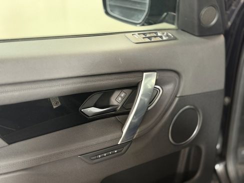 Used 2020 Land Rover Discovery Sport S image 21