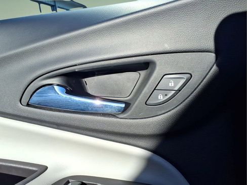 Used 2022 Chevrolet Equinox LS AWD/4WD image 15