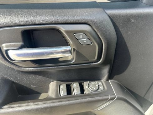 Certified 2022 Chevrolet Silverado 1500 Custom w/ LPO, Dark Essentials Package AWD/4WD image 17