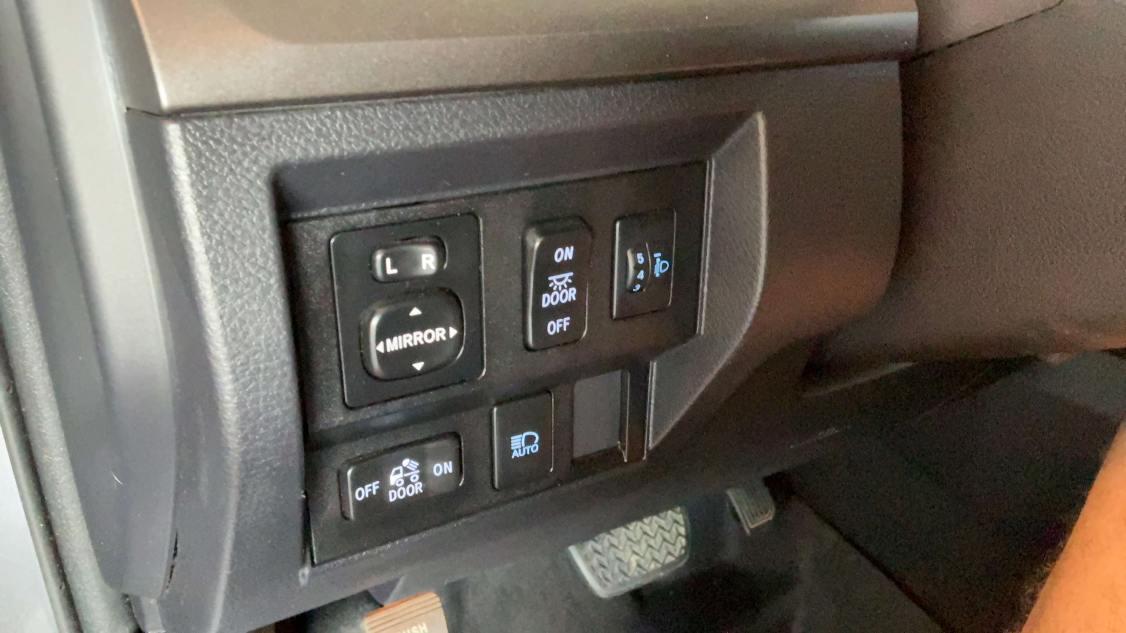 Used 2019 Toyota Tundra SR5 AWD/4WD image 18