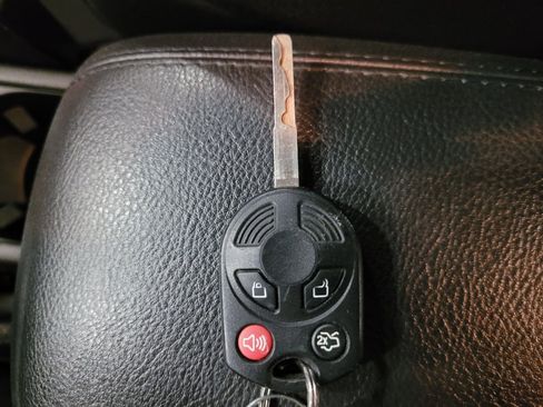 Used 2018 Ford Focus SE image 32