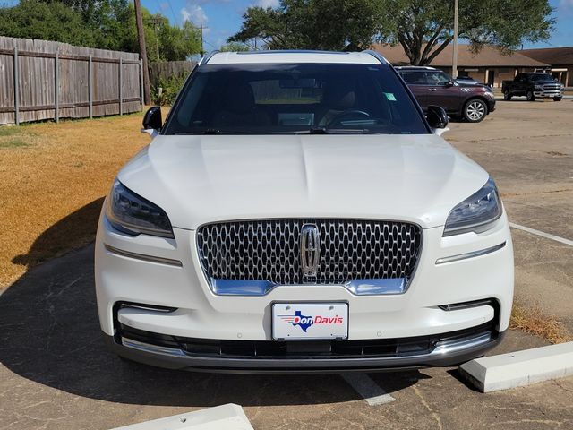 Used 2022 Lincoln Aviator Reserve w/ Equipment Group 201A AWD/4WD image 2