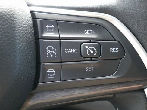 Used 2024 Jeep Grand Cherokee L Limited w/ Black Appearance Package image 23