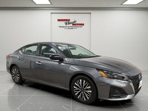 Used 2025 Nissan Altima 2.5 SV FWD image 7