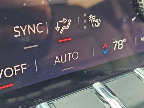 Used 2024 GMC Acadia Elevation image 19