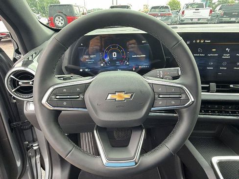New 2026 Chevrolet Equinox LT w/ Convenience Package II FWD image 20