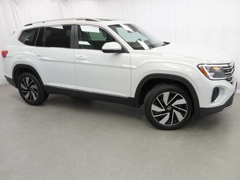 Used 2024 Volkswagen Atlas SEL AWD/4WD image 5