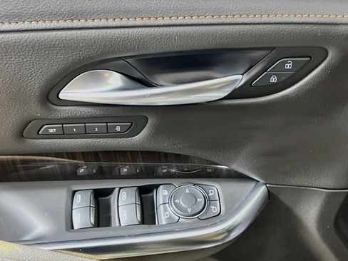 Used 2024 Cadillac XT4 Premium Luxury w/ Technology Package FWD image 17