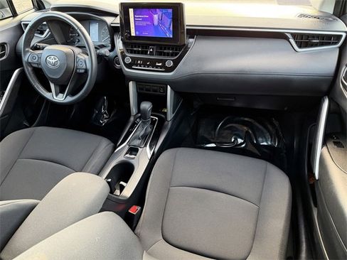 Used 2023 Toyota Corolla Cross LE image 34