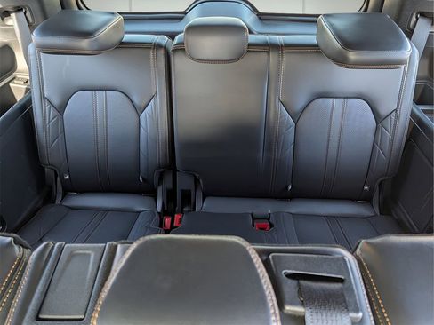 Used 2023 Ford Expedition Platinum image 16