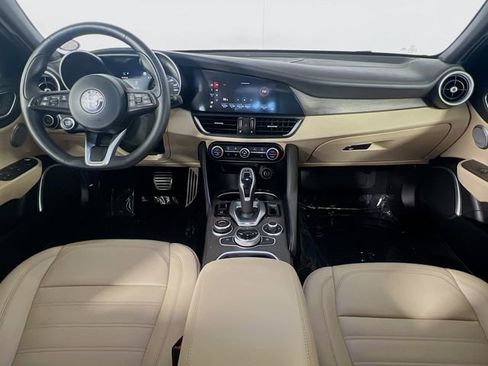 Used 2023 Alfa Romeo Giulia AWD w/ Quick Order Package 22X Lusso image 28