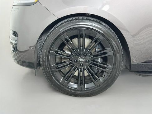 Certified 2024 Land Rover Range Rover SE AWD/4WD image 33